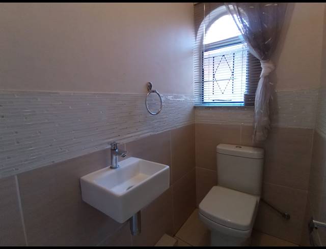 3 BEDROOM TOWNHOUSE FOR SALE IN THREE RIVERS PROPER